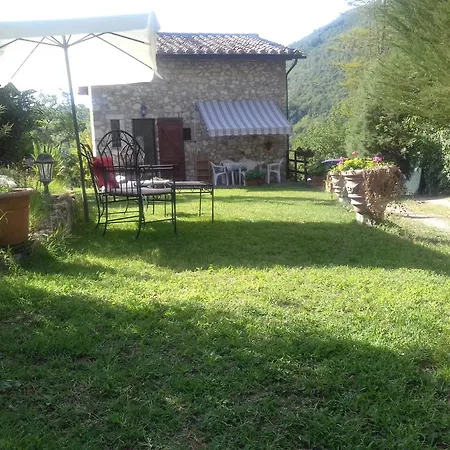 펜션 Casale Angeli In 나르니